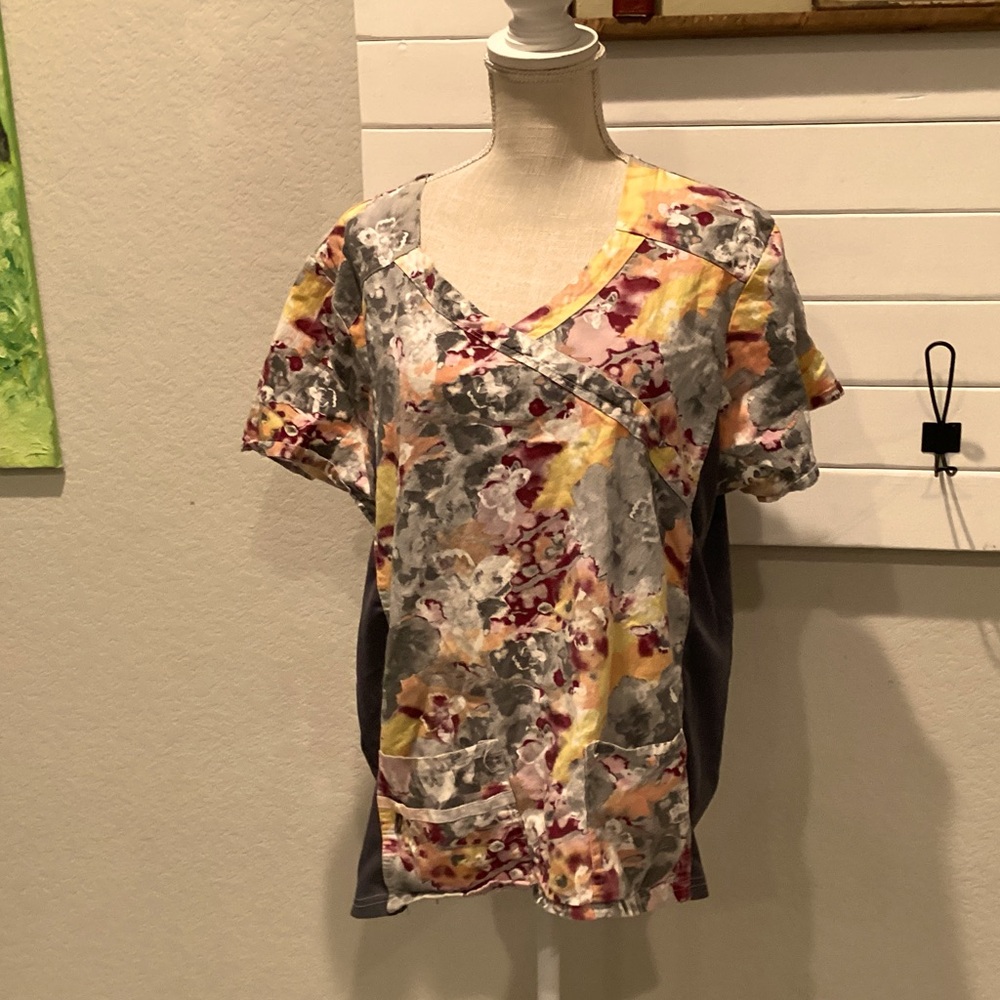White Label Stretch Scrub Top Womens Medium Colorful Short Sleeve Uniform